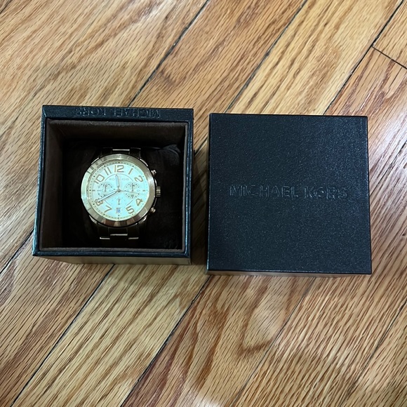 Michael Kors watch in gold - Picture 1 of 8